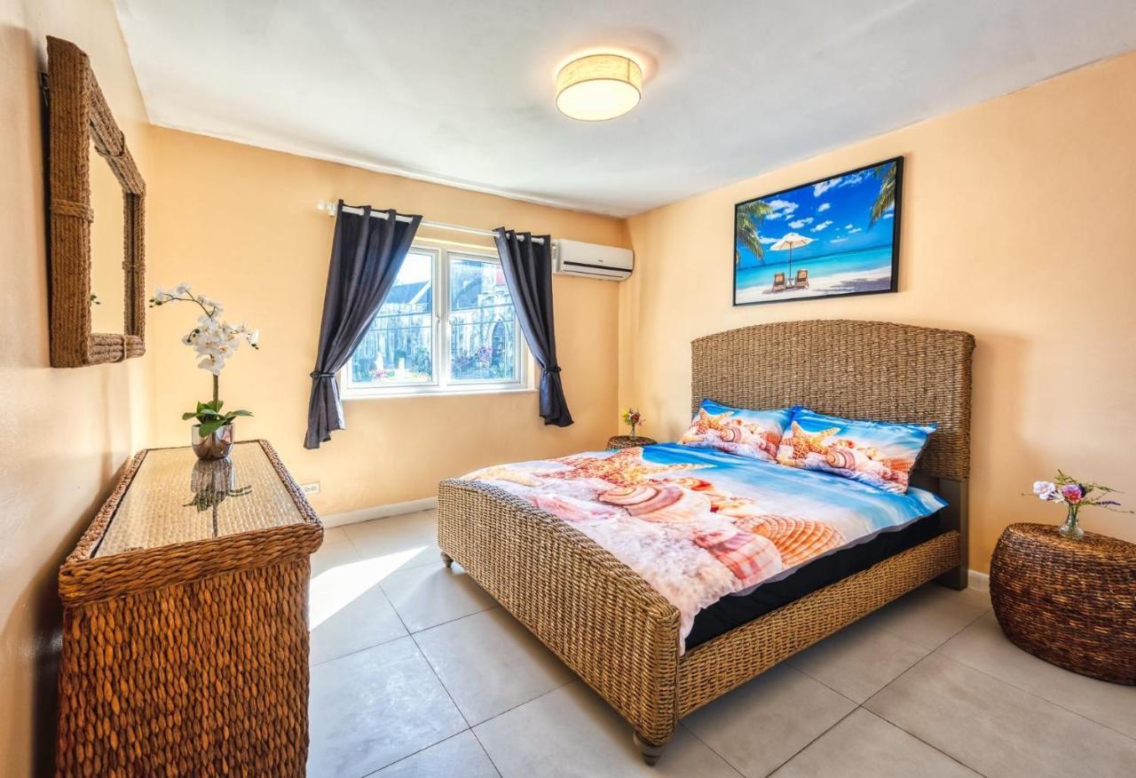 Lovely Apartment Near Beach, Downtown, 24H Security, Pool Nassau Exterior foto
